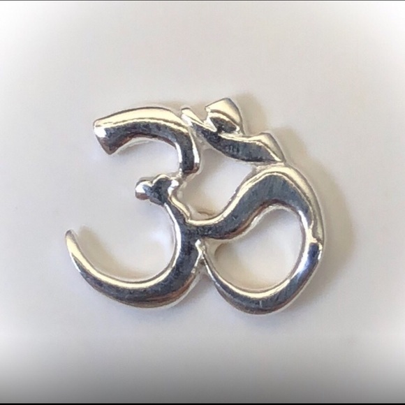 Jewelry - 💕Sterling Silver Om Earrings💕
